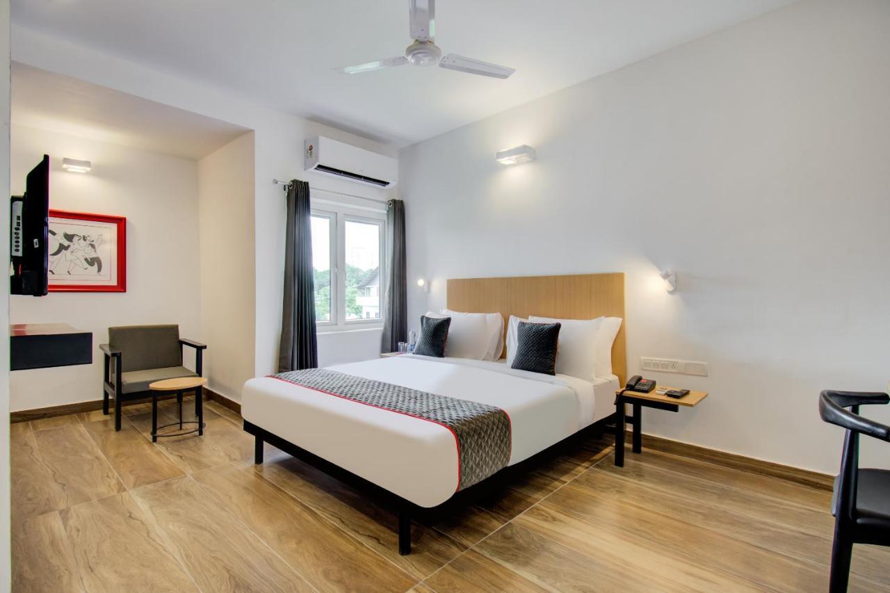 Oyo Townhouse 061 Gcda Kakkanad Signal Hotel Kochi Zewnętrze zdjęcie